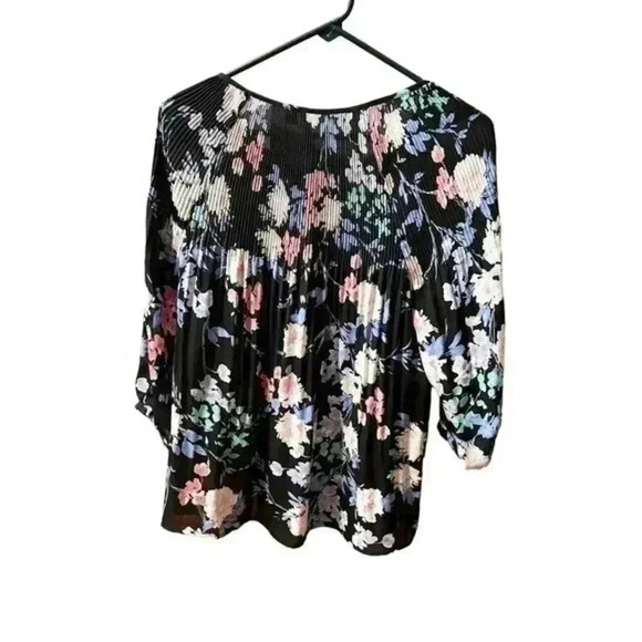 ELLE Black Floral Three Quarter Sleeve Blouse Size small - Picture 3 of 4